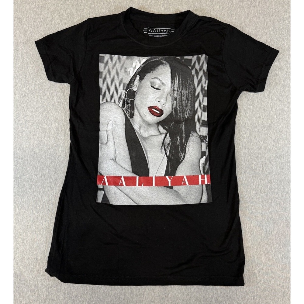 Aaliyah Portrait graphic Ripple Junction black t-shirt New without tag women's L